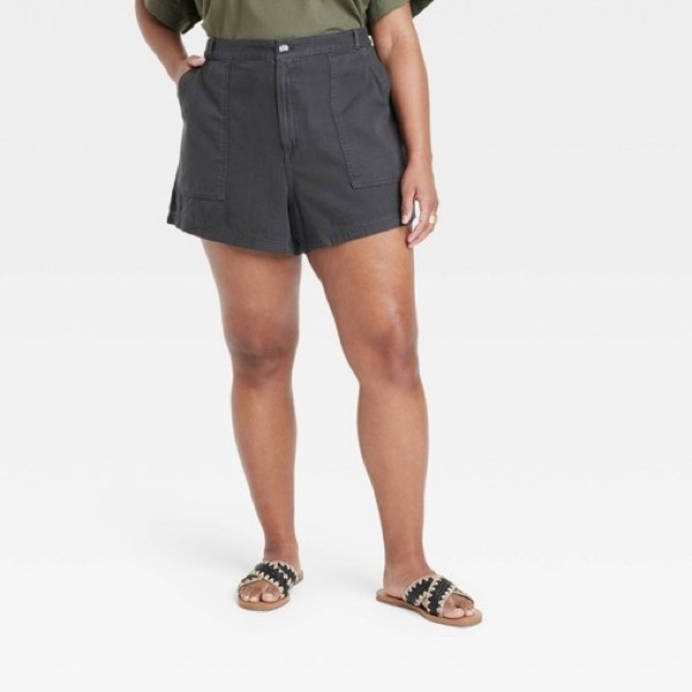 Women's High-Rise Utility Shorts - Universal Thread 17 NWOT